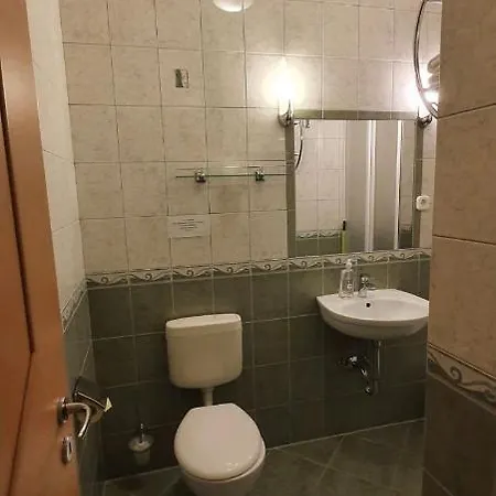 Jade Panzio Bed & Breakfast Balatonföldvár