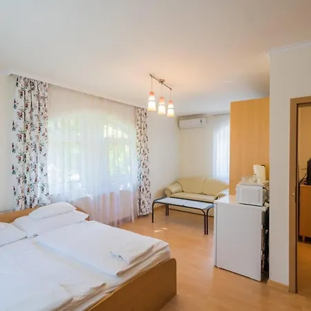 Jade Panzio Bed & Breakfast 3*