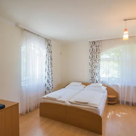 Jade Panzio 3* Balatonföldvár