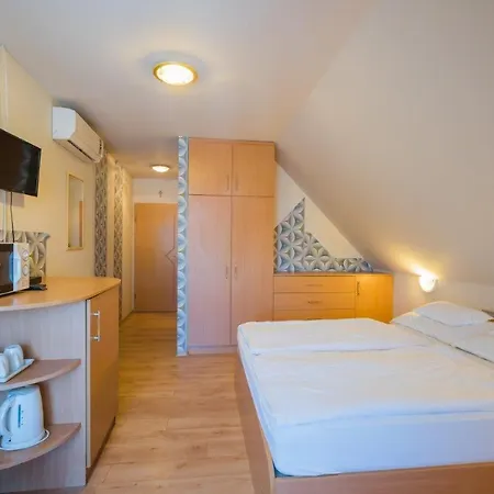 Bed & Breakfast Jade Panzio Balatonföldvár