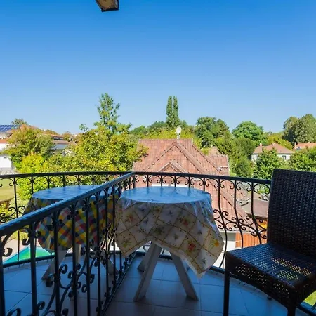 Bed & Breakfast Jade Panzio Balatonföldvár