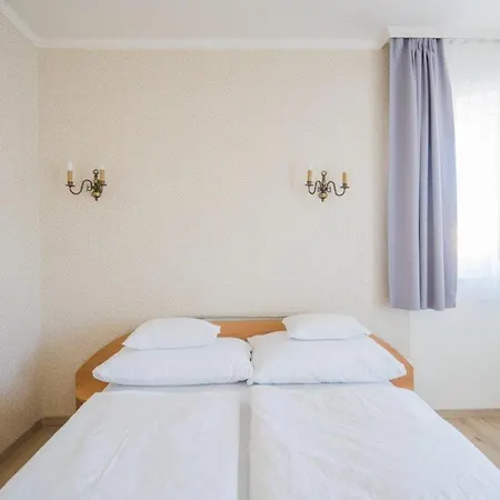 Jade Panzio Bed & Breakfast 3*