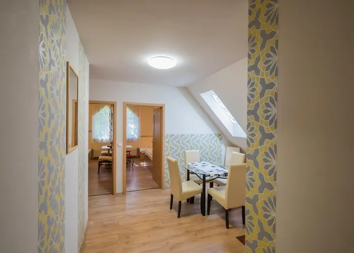 Jade Panzio ベッド・アンド・ブレックファスト 3*