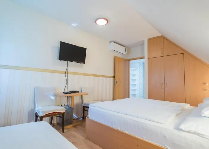 Jade Panzio Panzió 3*