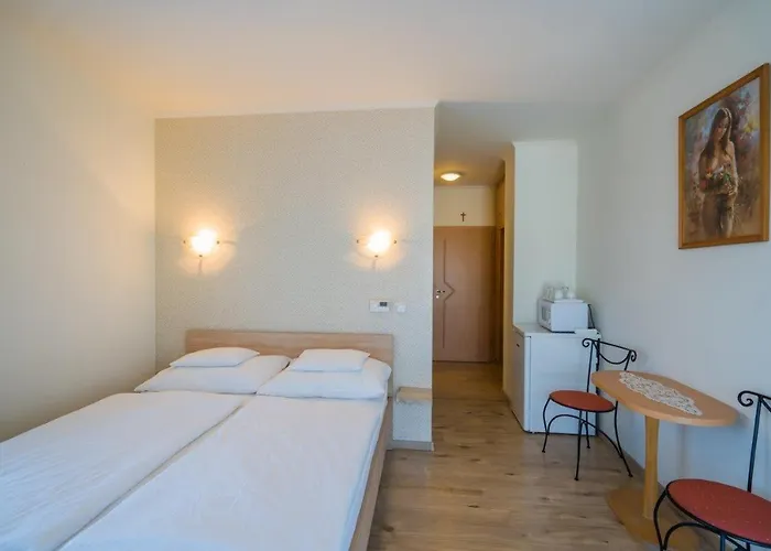 Jade Panzio Panzió 3*